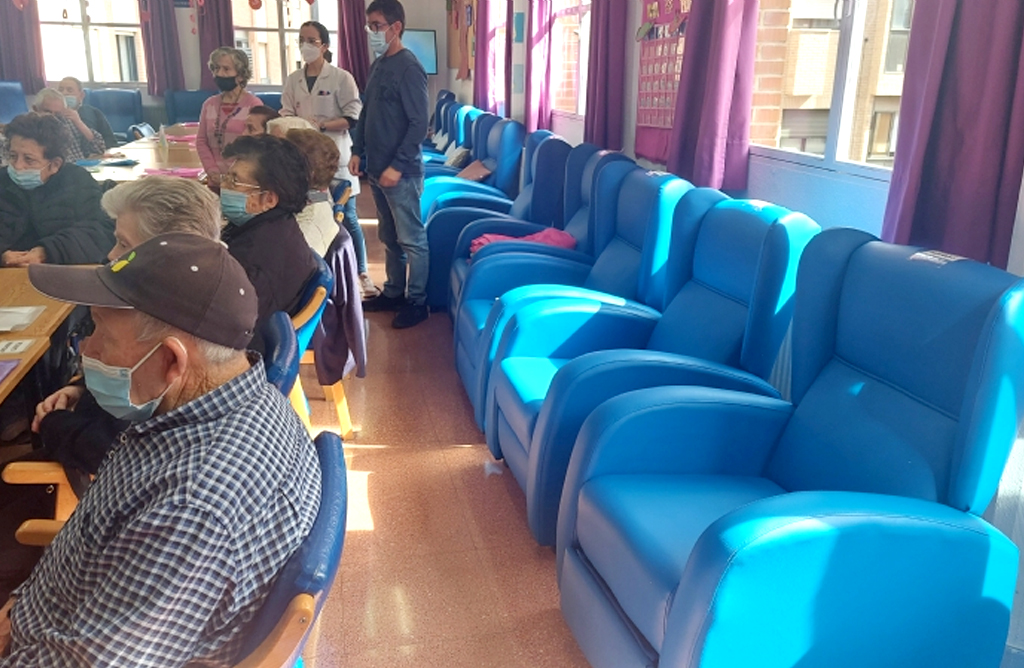 Dotan de 20 nuevos sillones relax al Centro de Día de Personas Mayores Dependientes 